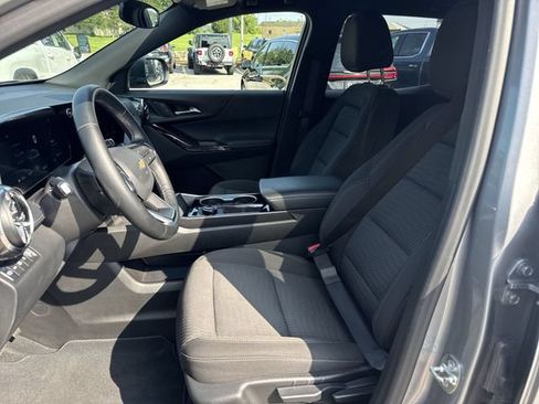Used 2026 Chevrolet Equinox LT AWD/4WD image 19