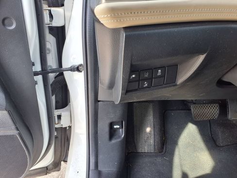 Used 2018 Honda Clarity Plug-In Hybrid image 21
