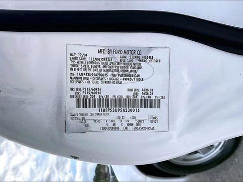 Used 2005 Ford Taurus SE image 15