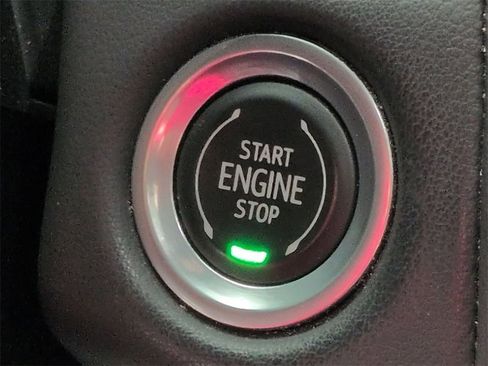 Certified 2022 Chevrolet Suburban Z71 w/ Luxury Package image 16