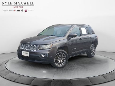 Used 2014 Jeep Compass Latitude image 1