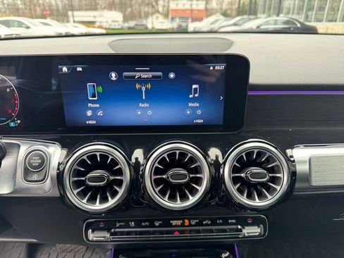 Used 2026 Mercedes-Benz GLB 250 4MATIC image 17