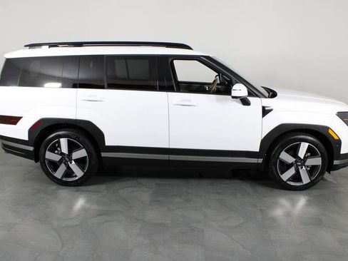 Used 2024 Hyundai Santa Fe Limited FWD image 15