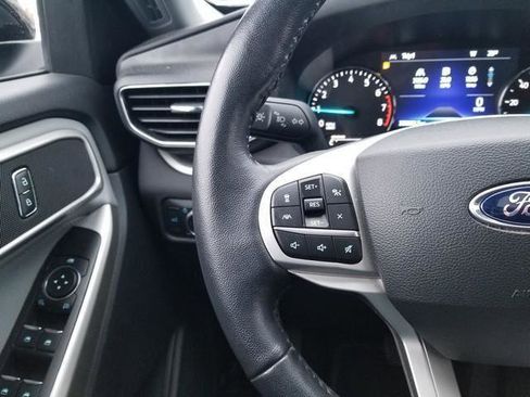 Certified 2022 Ford Explorer XLT w/ Equipment Group 202A image 24