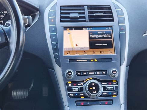 Used 2019 Lincoln MKZ Reserve image 17