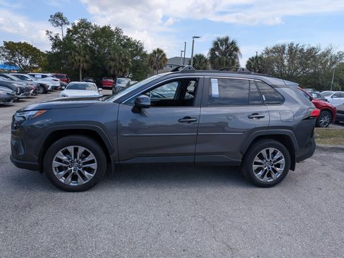 Used 2023 Toyota RAV4 XLE Premium image 7