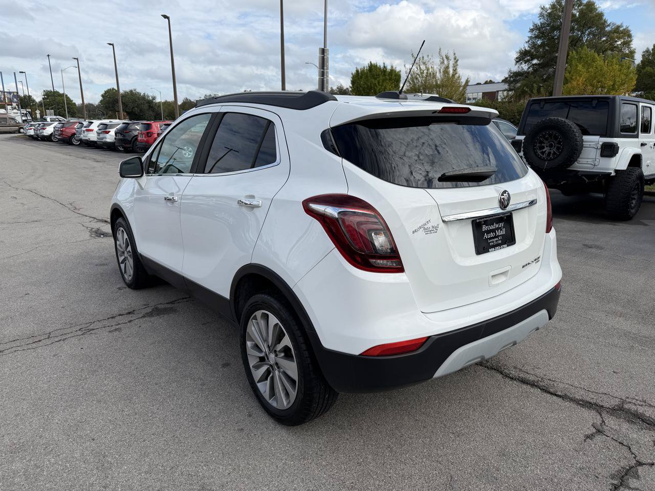 Used 2019 Buick Encore Preferred AWD/4WD image 5