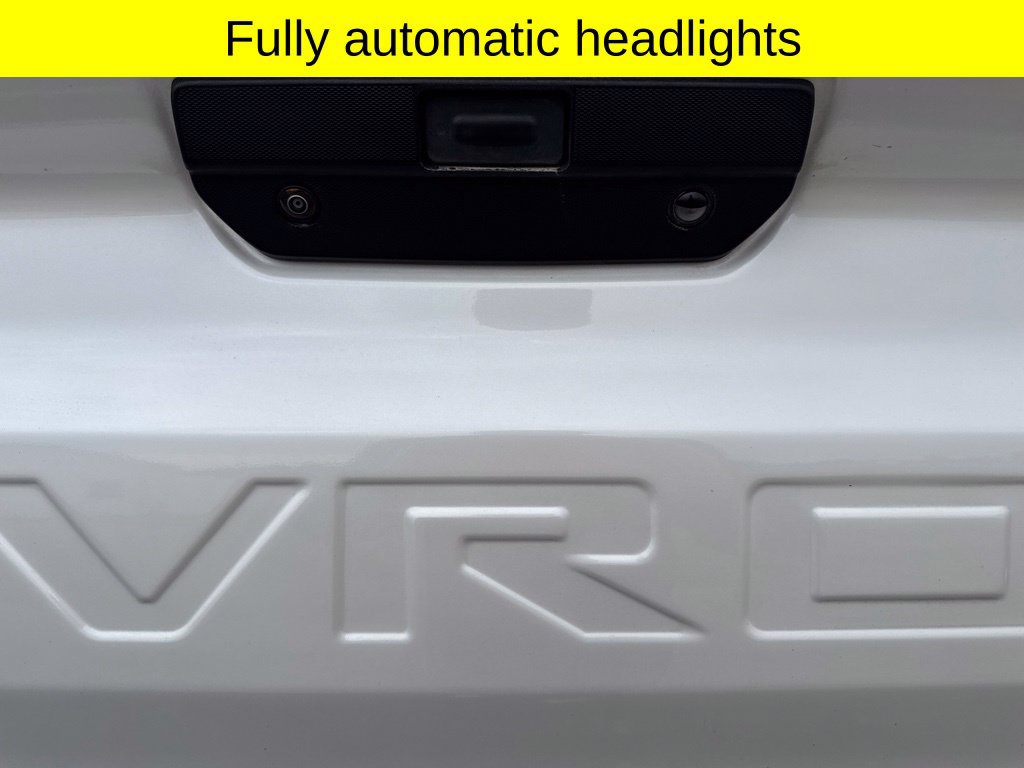 Used 2021 Chevrolet Silverado 1500 High Country w/ Technology Package AWD/4WD image 13