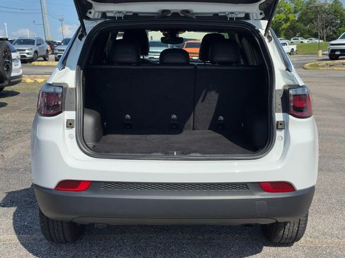 Used 2024 Jeep Compass Latitude AWD/4WD image 6