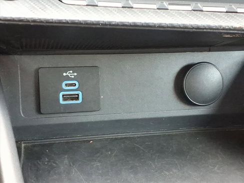 Used 2024 Ford Mustang Convertible image 26