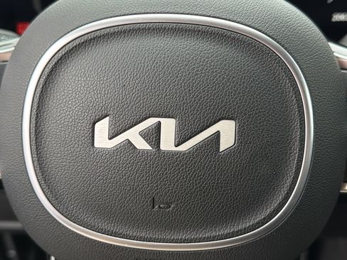 Used 2025 Kia Sorento SX AWD/4WD image 25