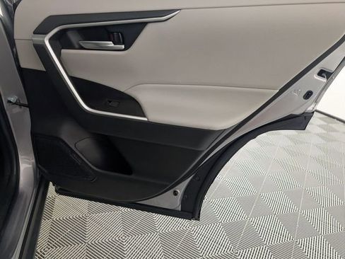 Used 2023 Toyota RAV4 XLE Premium image 33