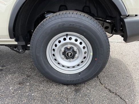 New 2026 Ford Bronco Base image 28