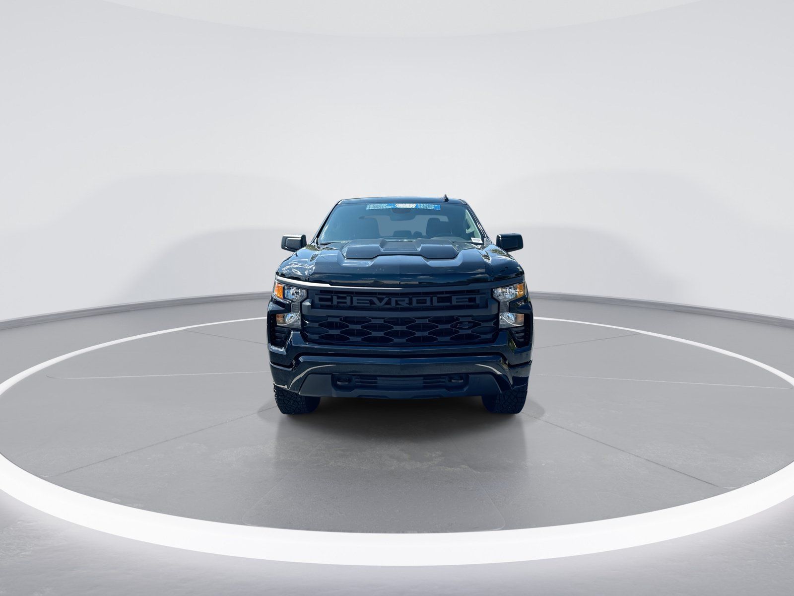 Used 2026 Chevrolet Silverado 1500 Custom Trail Boss w/ Midnight Edition AWD/4WD image 3