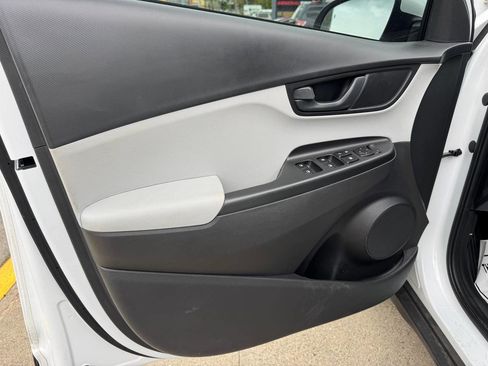 Used 2023 Hyundai Kona SE FWD image 22
