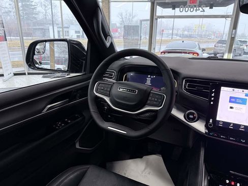 Used 2025 Jeep Wagoneer Series II image 45