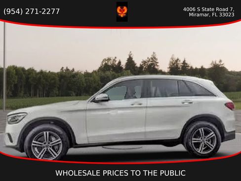 Used 2020 Mercedes-Benz GLC 300 w/ Premium Package image 2