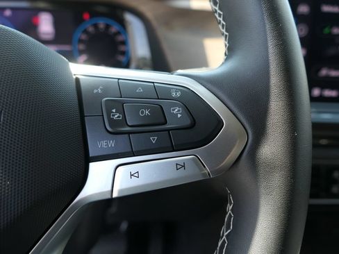 Used 2025 Volkswagen Atlas SE FWD image 14