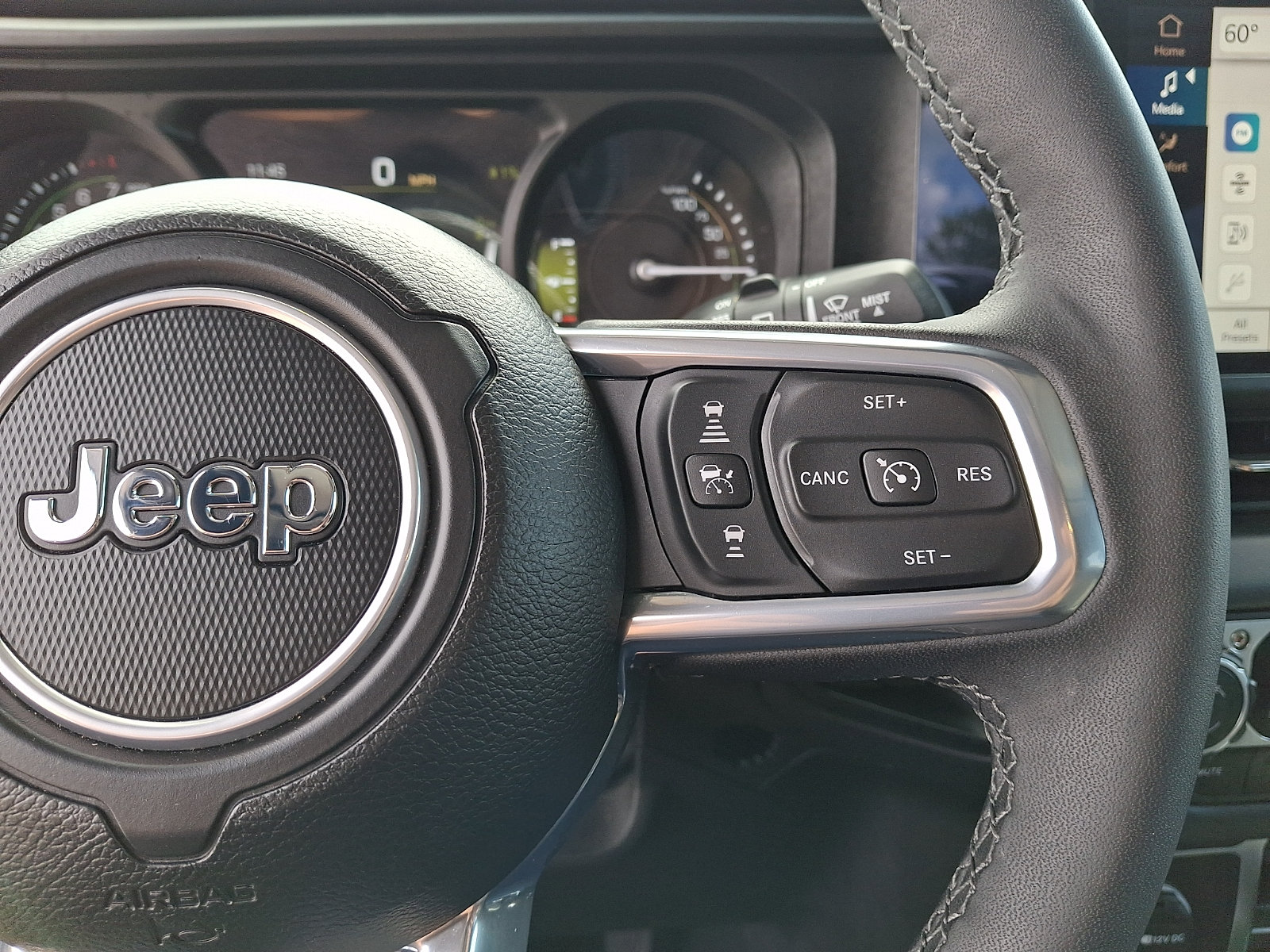 Used 2025 Jeep Wrangler Unlimited Sahara AWD/4WD image 22