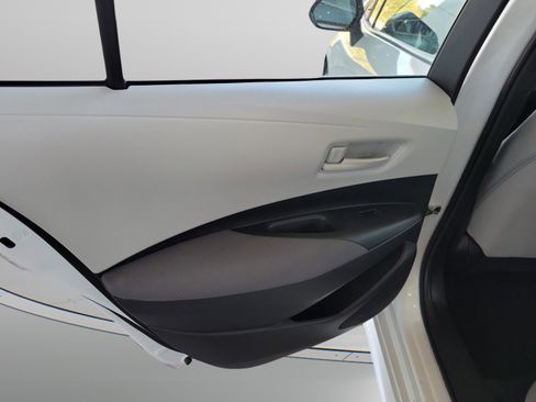 Used 2023 Toyota Corolla LE image 27