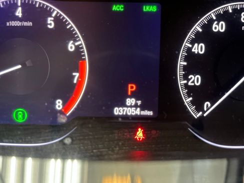 Used 2018 Honda Accord Touring image 11