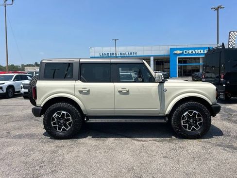 Used 2025 Ford Bronco Outer Banks AWD/4WD image 2