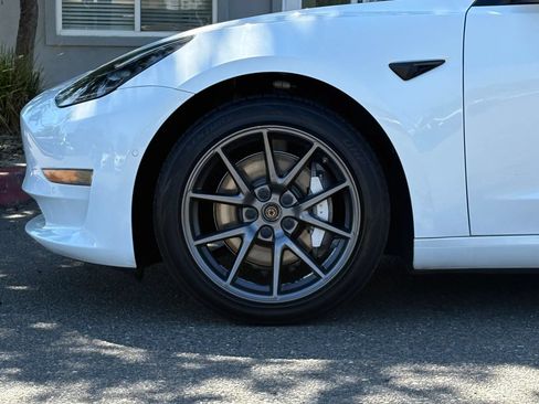 Used 2021 Tesla Model 3 Long Range AWD/4WD image 25