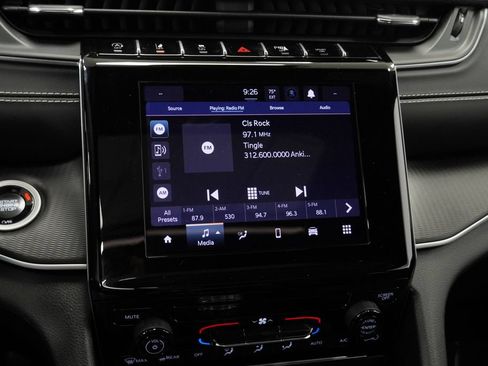 Certified 2025 Jeep Grand Cherokee L Laredo AWD/4WD image 33