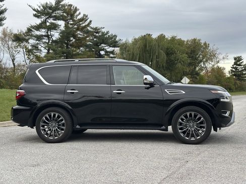 Used 2023 Nissan Armada Platinum image 8