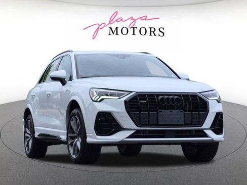 Certified 2025 Audi Q3 2.0T Premium w/ Convenience Package AWD/4WD image 3