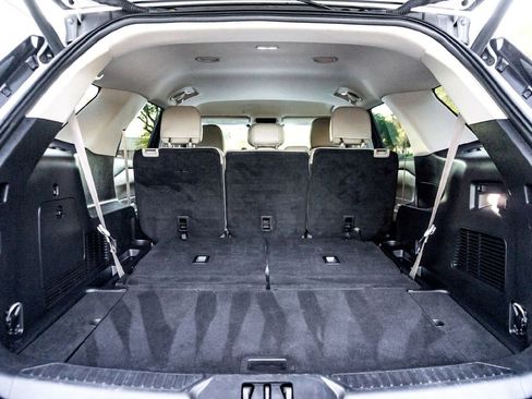 Used 2023 Ford Explorer XLT w/ Equipment Group 202A AWD/4WD image 30