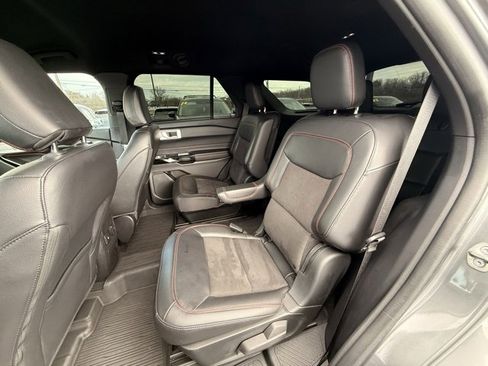 Used 2022 Ford Explorer ST-Line image 16