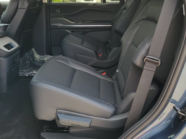 New 2027 Lincoln Navigator Premiere AWD/4WD image 7
