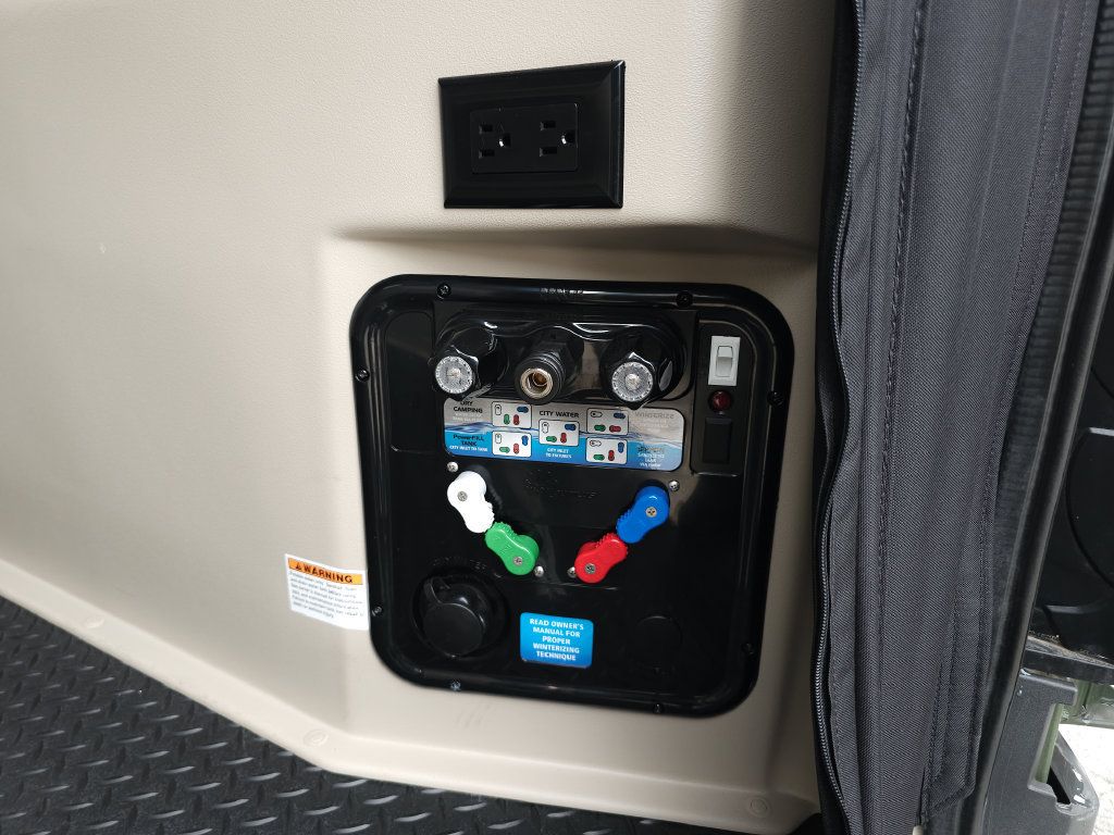 Used 2023 Mercedes-Benz Sprinter 2500 image 31