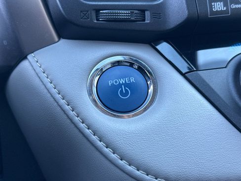 Used 2018 Toyota RAV4 Limited image 23