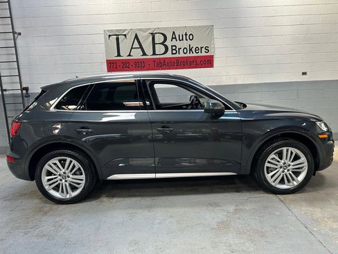 Used 2020 Audi Q5 2.0T Premium Plus w/ Premium Plus Package image 2