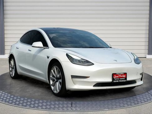Used 2019 Tesla Model 3 Standard Range RWD image 1