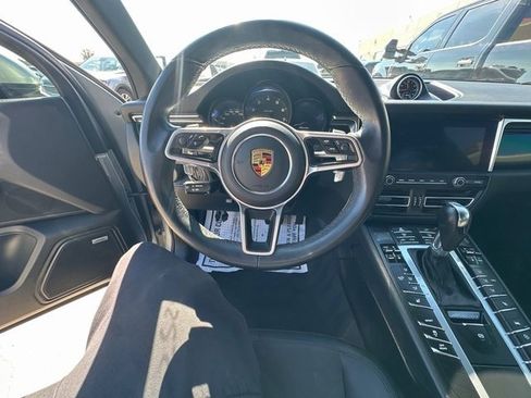 Used 2021 Porsche Macan image 7