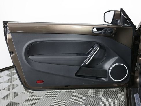Used 2012 Volkswagen Beetle 2.5 FWD image 12
