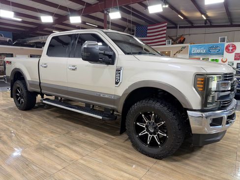 Used 2018 Ford F250 Lariat w/ Chrome Package AWD/4WD image 3