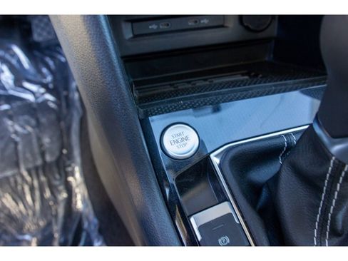 New 2025 Volkswagen Taos SE image 21