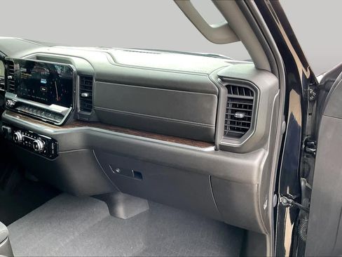 Used 2023 GMC Sierra 1500 Elevation w/ X31 Off-Road Package AWD/4WD image 17