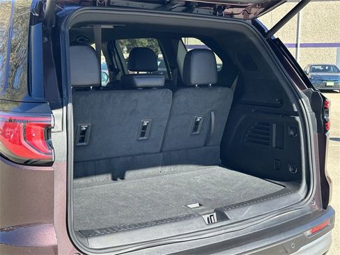 Used 2024 GMC Acadia Elevation image 32