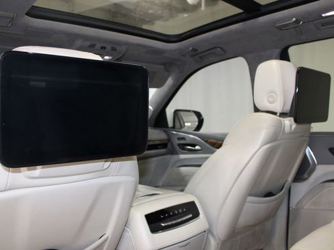 Used 2021 Cadillac Escalade Sport Platinum RWD image 22