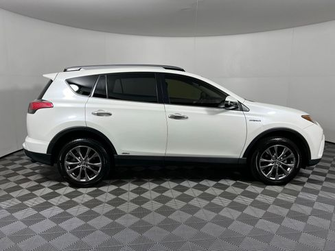 Used 2018 Toyota RAV4 Limited image 4