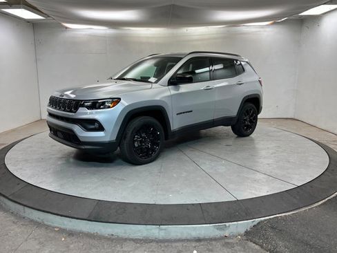 New 2026 Jeep Compass Latitude image 1