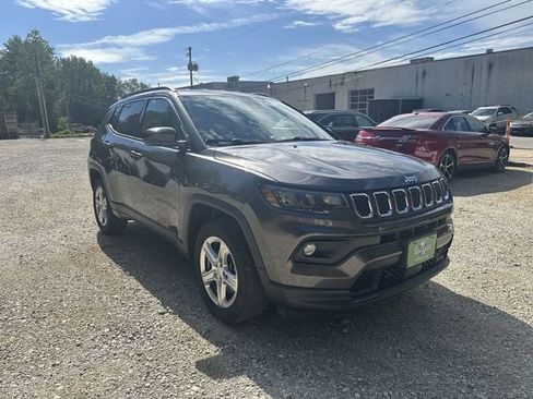 Used 2023 Jeep Compass Latitude w/ Convenience Group AWD/4WD image 12