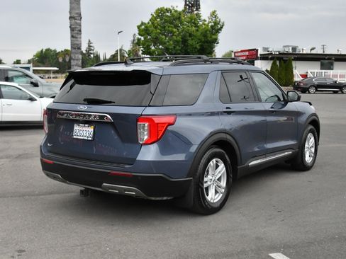 Used 2021 Ford Explorer XLT w/ Equipment Group 202A RWD image 8