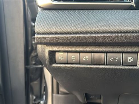 Used 2025 Toyota Camry SE image 15