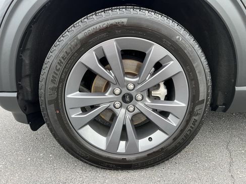 Used 2023 Ford Explorer XLT w/ Equipment Group 202A image 10